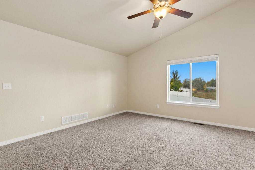 422 Tahoe Drive - Photo 3 of 20