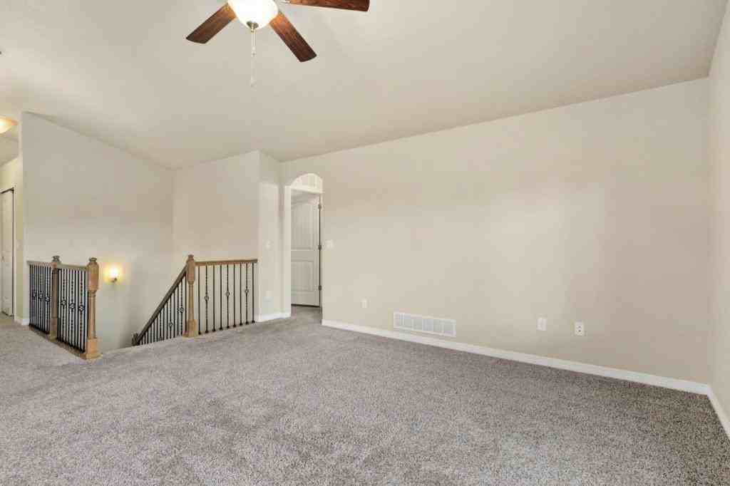 422 Tahoe Drive - Photo 4 of 20
