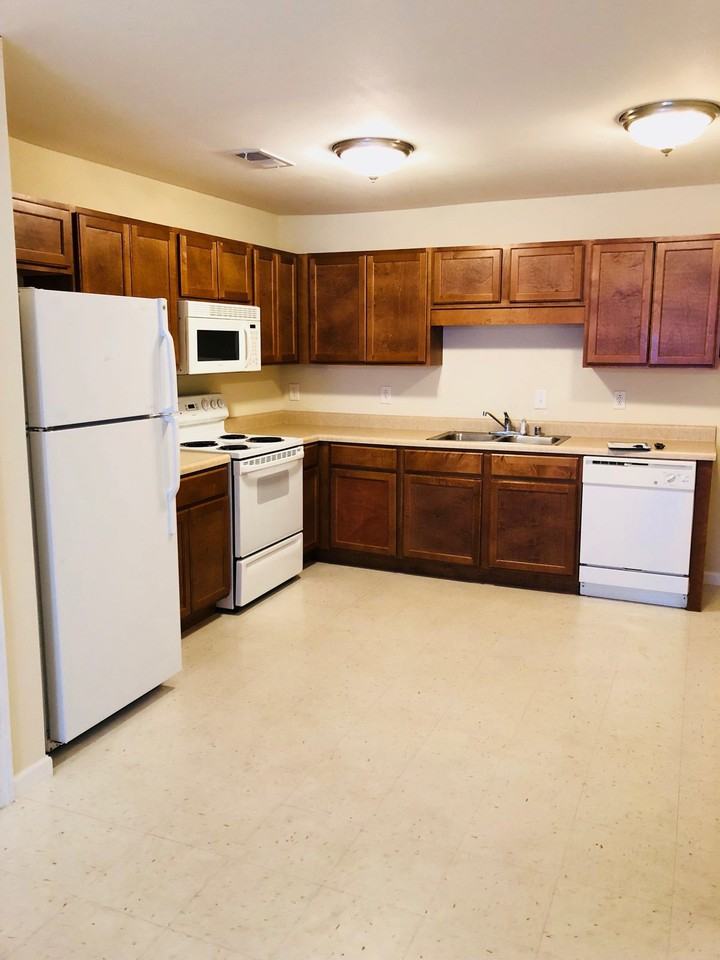 9063 9063-1B Pembroke Rd #1b - Photo 3 of 9