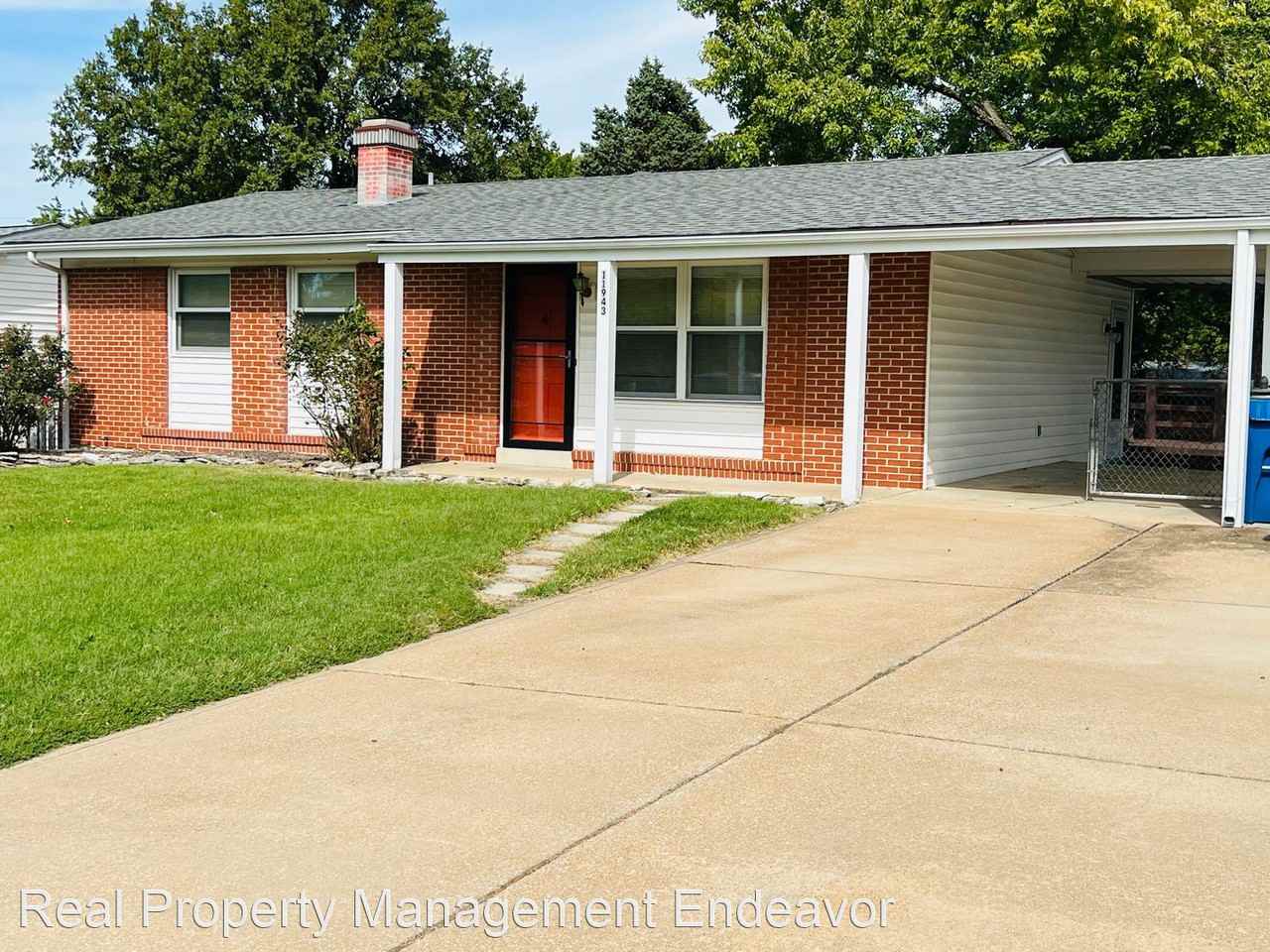 11943 Midvale Dr - Photo 2 of 32