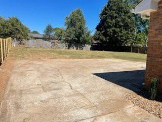 215 Kirby Dr - Photo 3 of 10