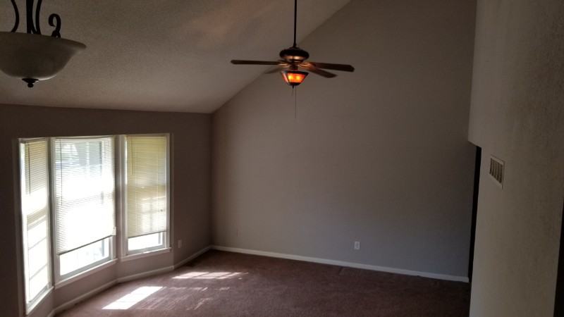 213 S Brittany St - Photo 5 of 14