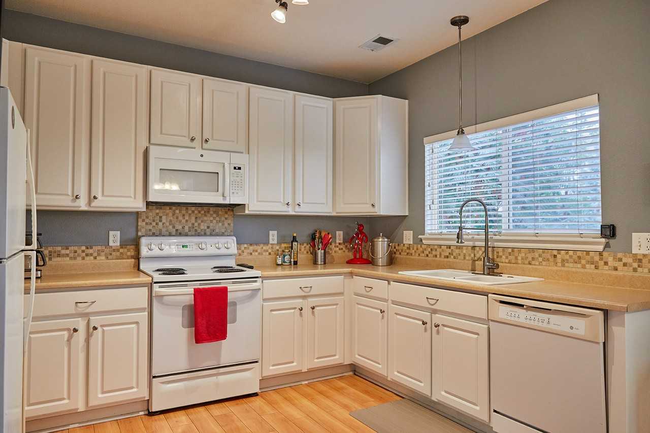 3809 Rannoch St #1 - Photo 4 of 20