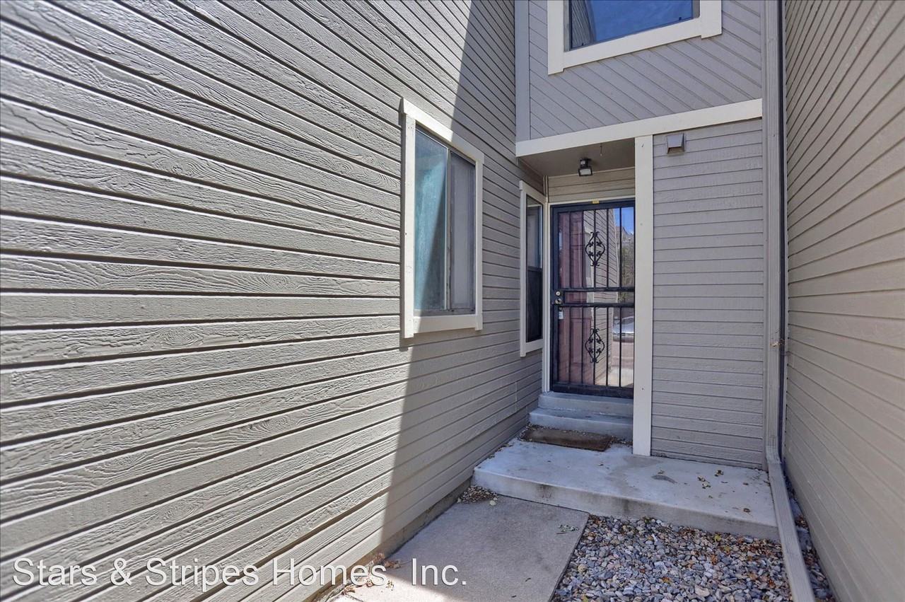 4604 S Fraser Ct #D - Photo 3 of 29