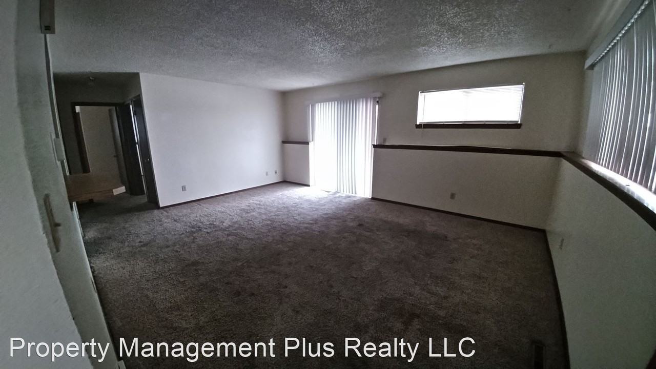 212 Pratt St - Photo 2 of 10