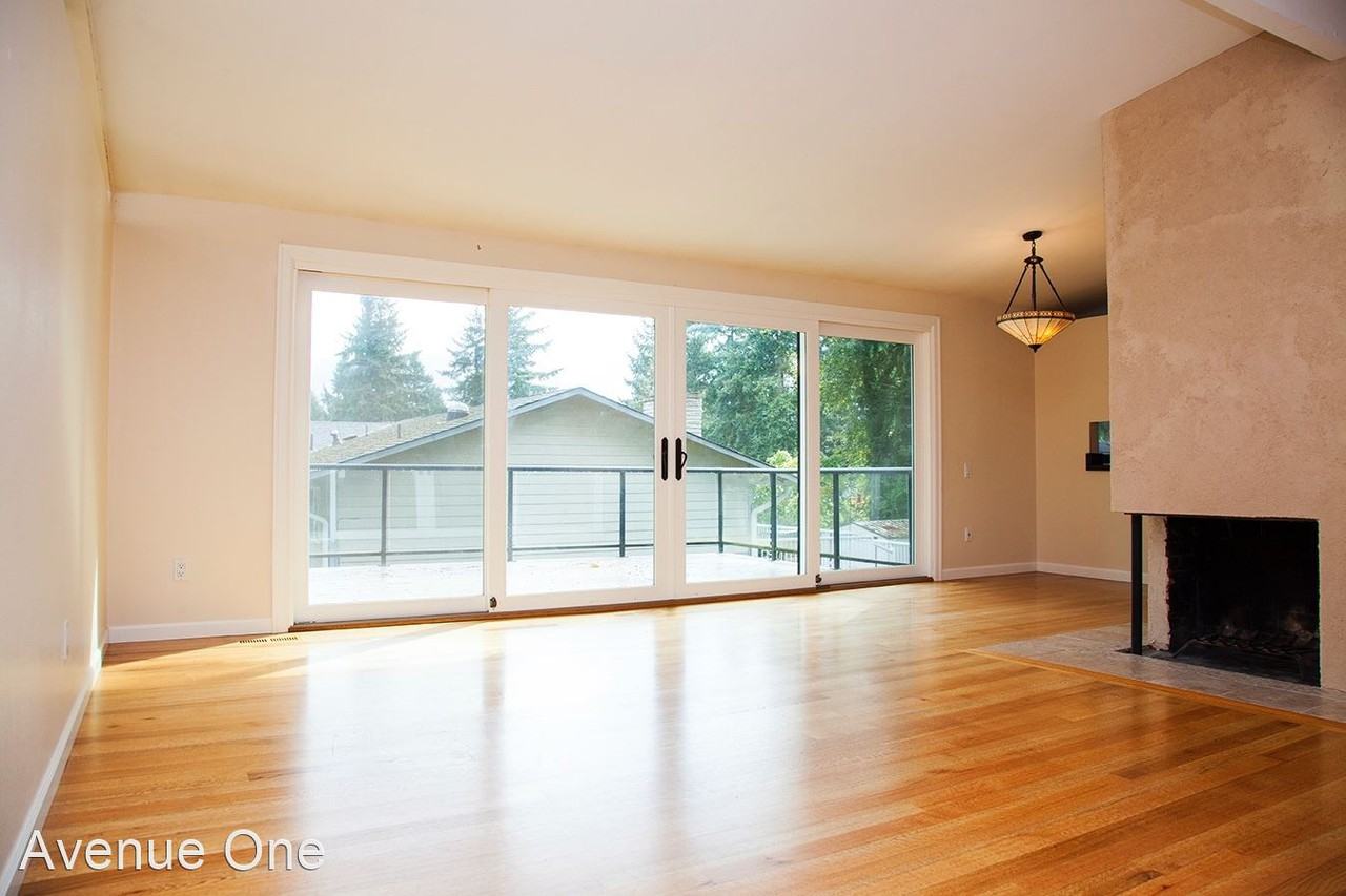 12645 Se 27th St - Photo 2 of 23