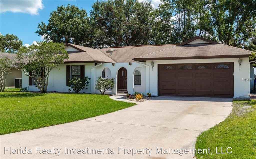 2006 Oakview Cir - Photo 2 of 18