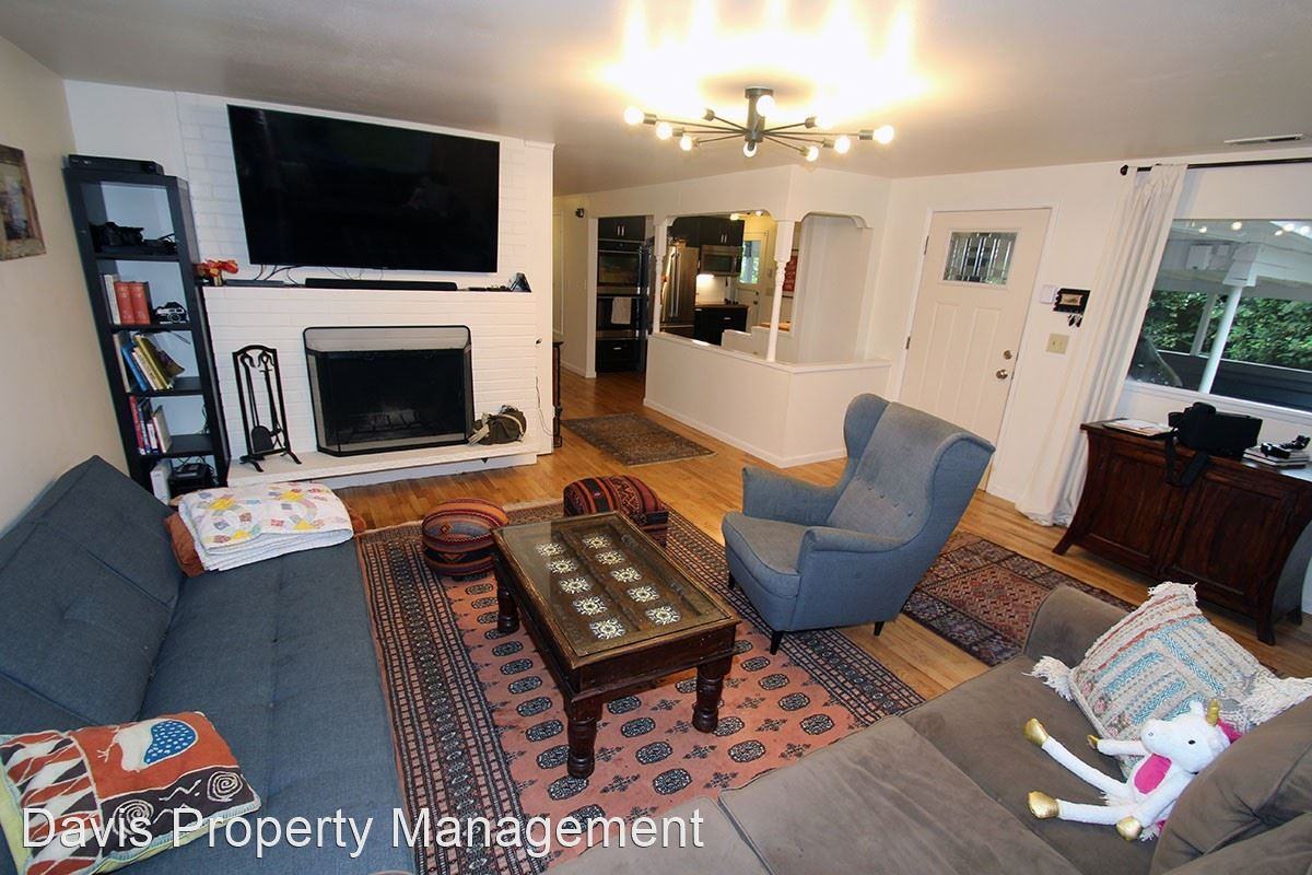 20411 33rd Ave Ne - Photo 3 of 18