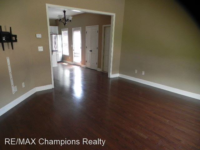 3002 Nancy Dr - Photo 2 of 20