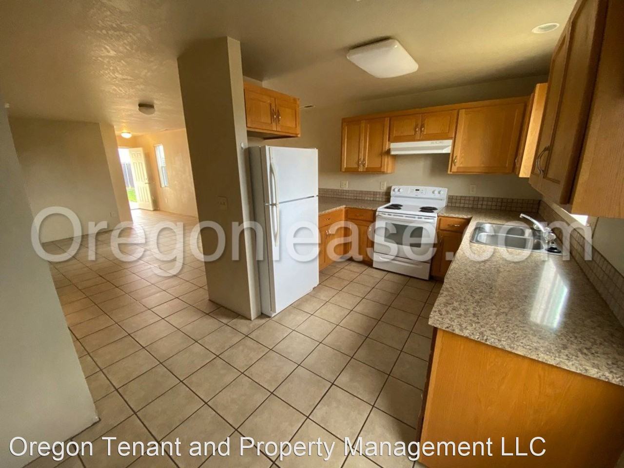 4162/4164 Glacier View Apartments in Springfield, OR 97478 Zumper