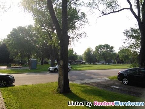 1136 Holley Ave - Photo 3 of 15