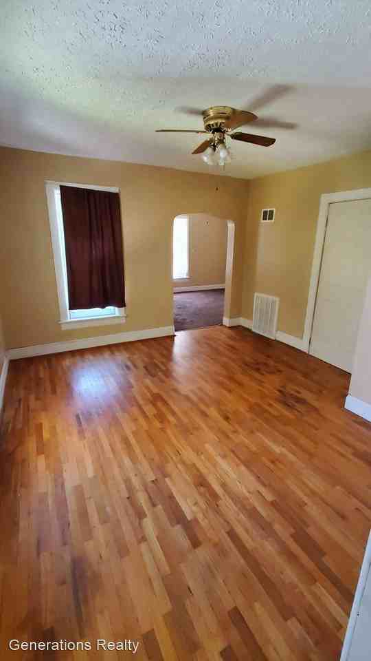 569-569 1/2 S. Prospect Street - Photo 2 of 10