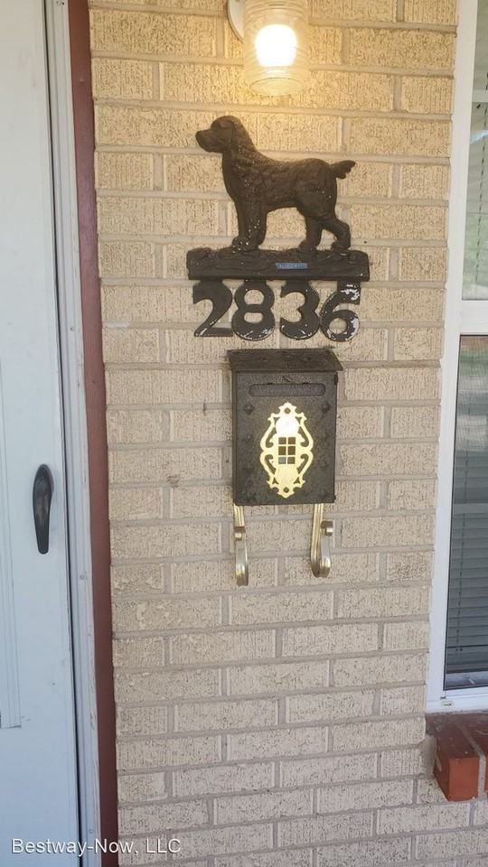 2836 Sw 54th St - Photo 2 of 16