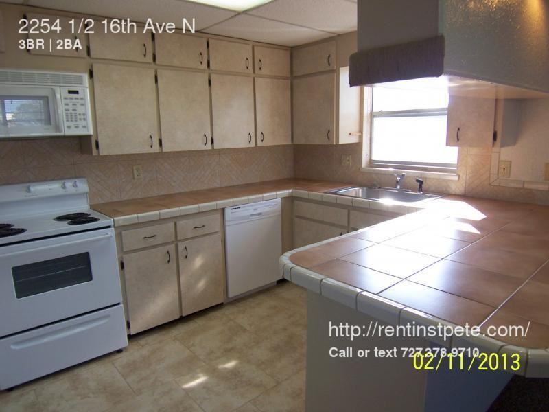 2254 16th Ave N - Photo 3 of 13