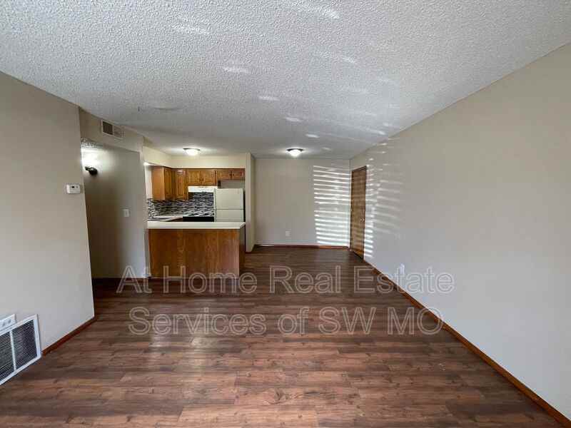 2862 S Rogers Ave #2 - Photo 7 of 7