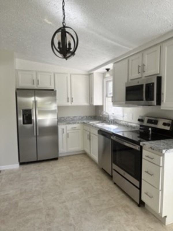 207 Elm St - Photo 3 of 8