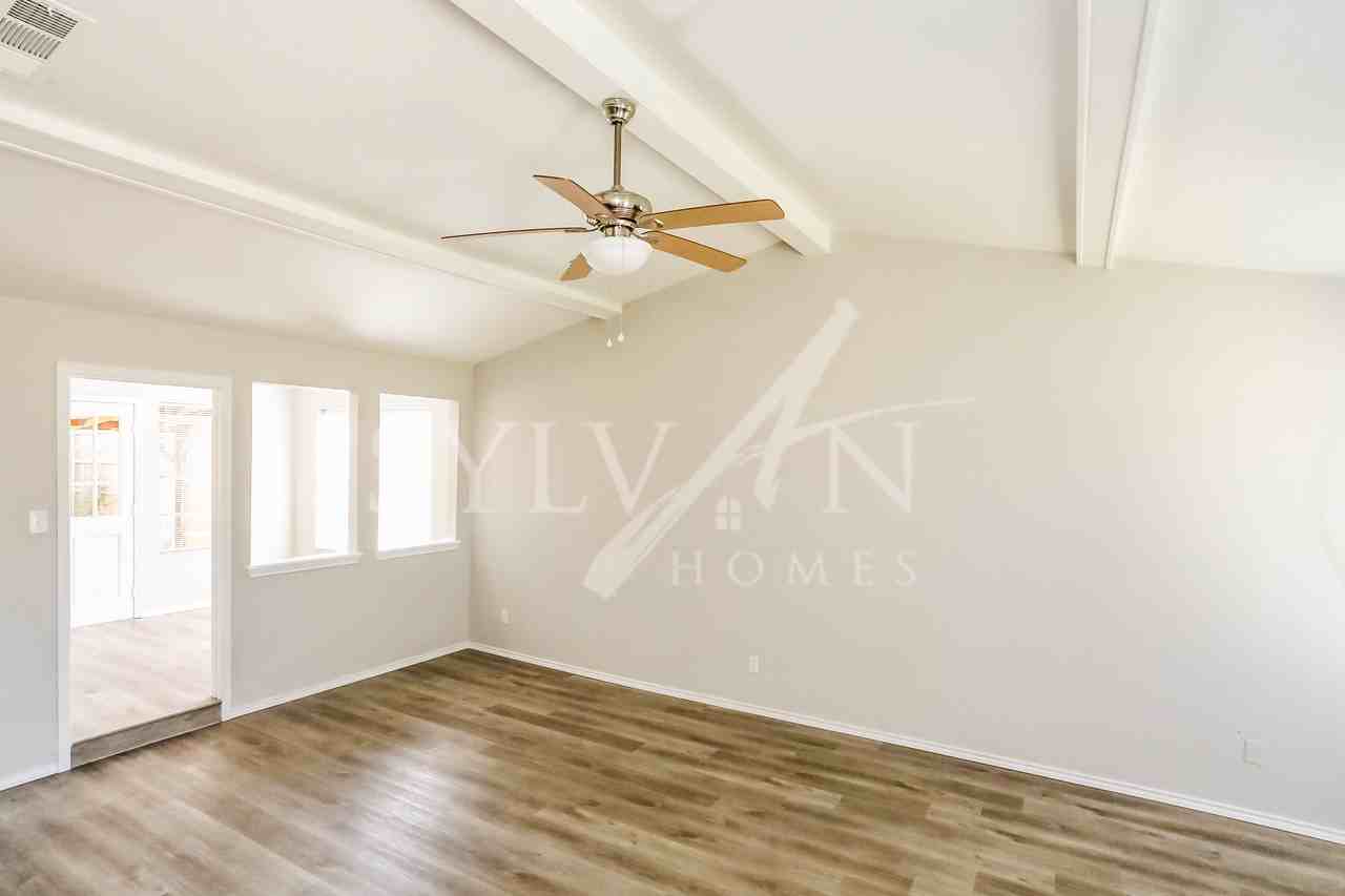 11317 Mccree Rd - Photo 2 of 14