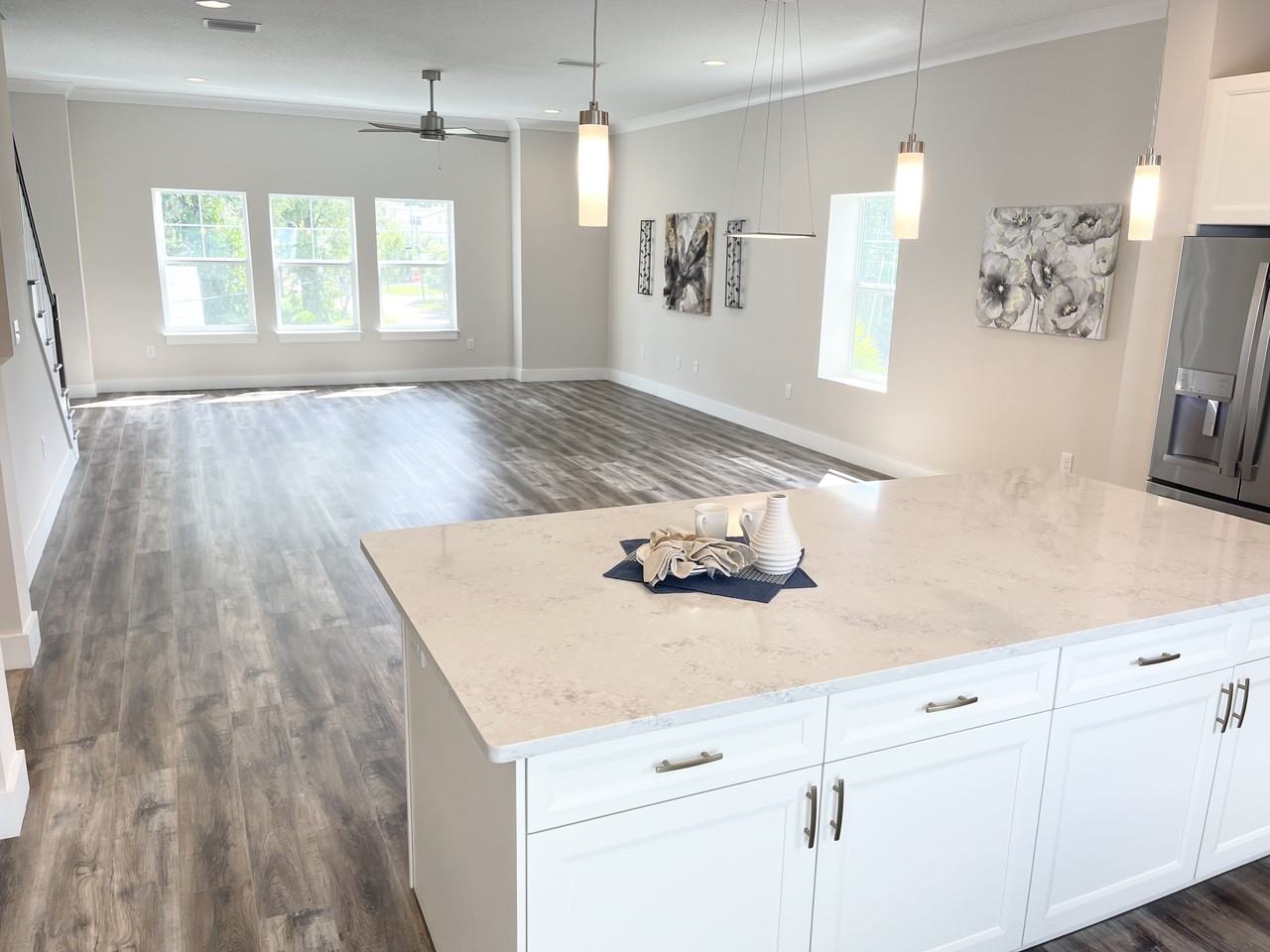 3124 W Azeele St #4 - Photo 3 of 31