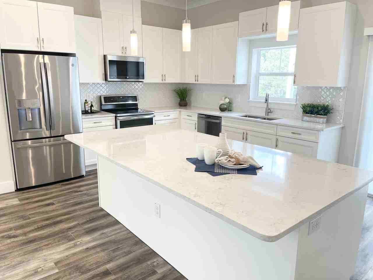 3124 W Azeele St #4 - Photo 5 of 31