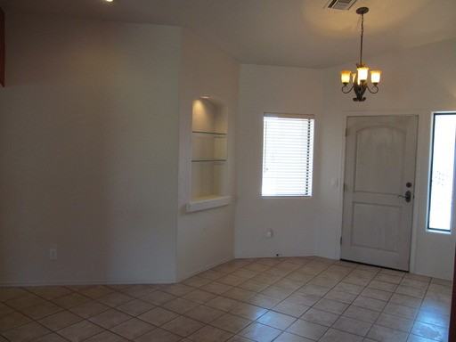 704 S Deer Bend Ct - Photo 2 of 25