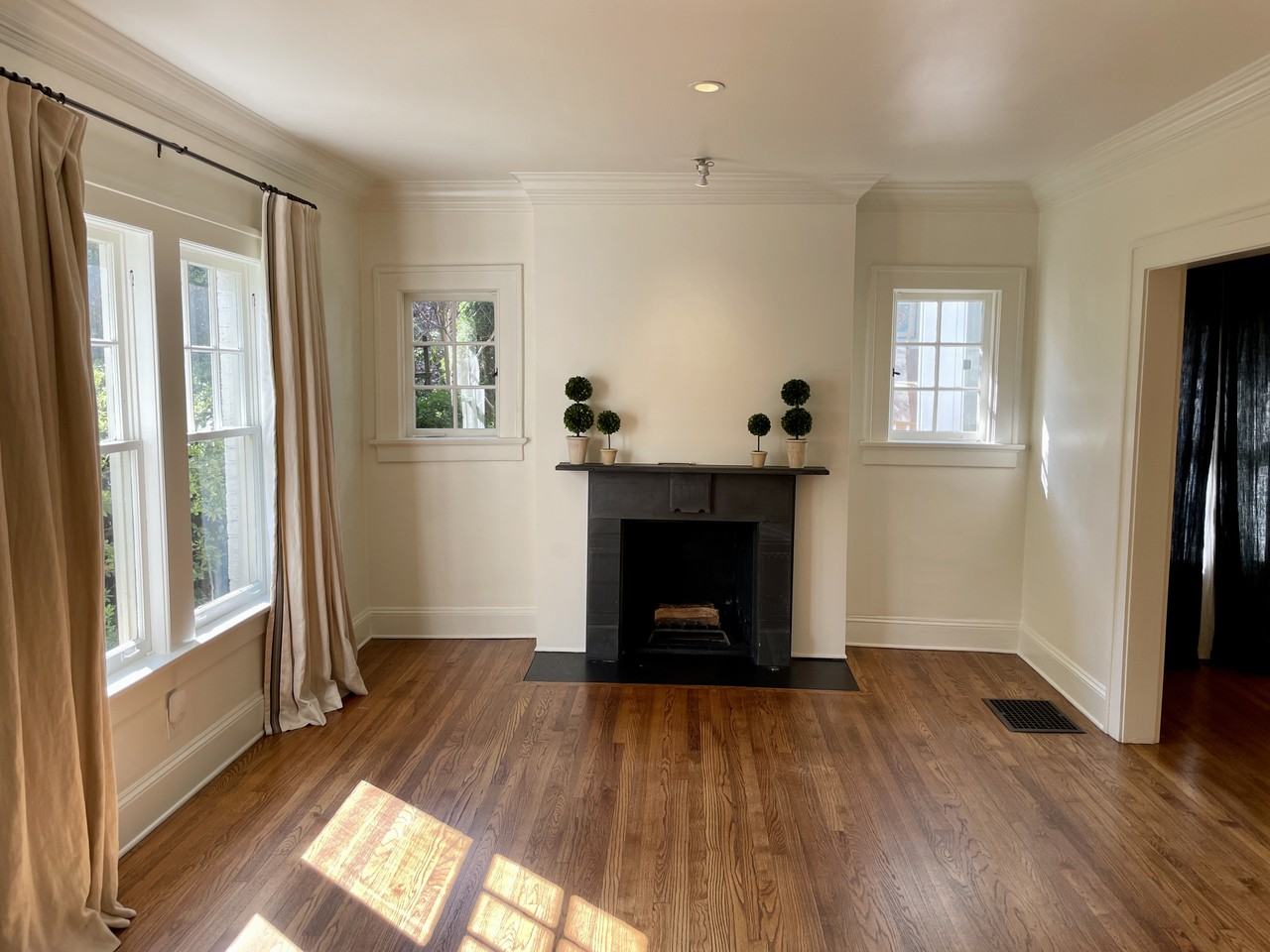 2588 Winslow Dr Ne - Photo 2 of 37