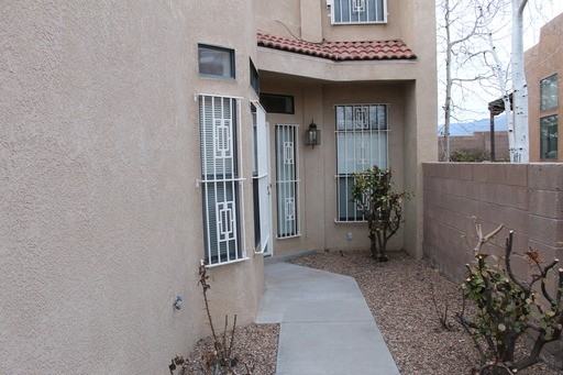 87122 Willow Run Dr NE - Photo 3 of 12