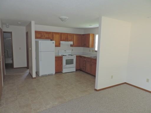 805 W Zeller St - Photo 3 of 8