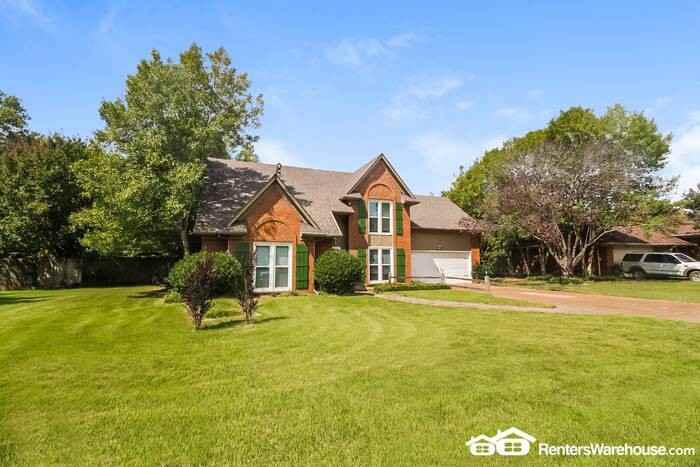 3969 Clubview Dr - Photo 3 of 21