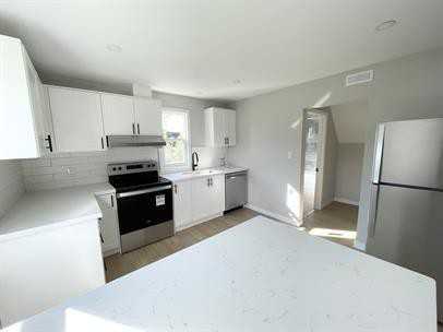 298 Deere St Uppr - Photo 2 of 11