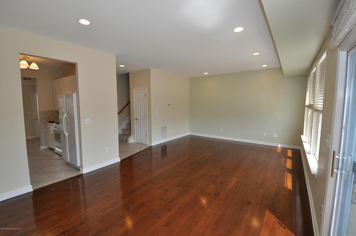28 Blue Heron Ln - Photo 3 of 25