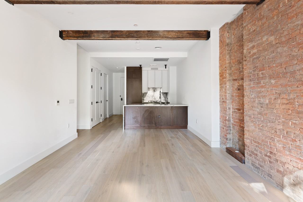 61 Rivington St #3B - Photo 2 of 10
