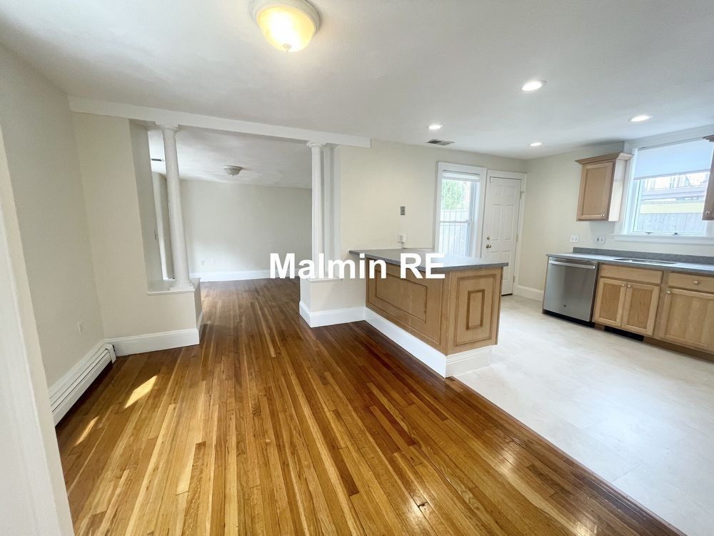 4 Dean Way #1R - Photo 2 of 22