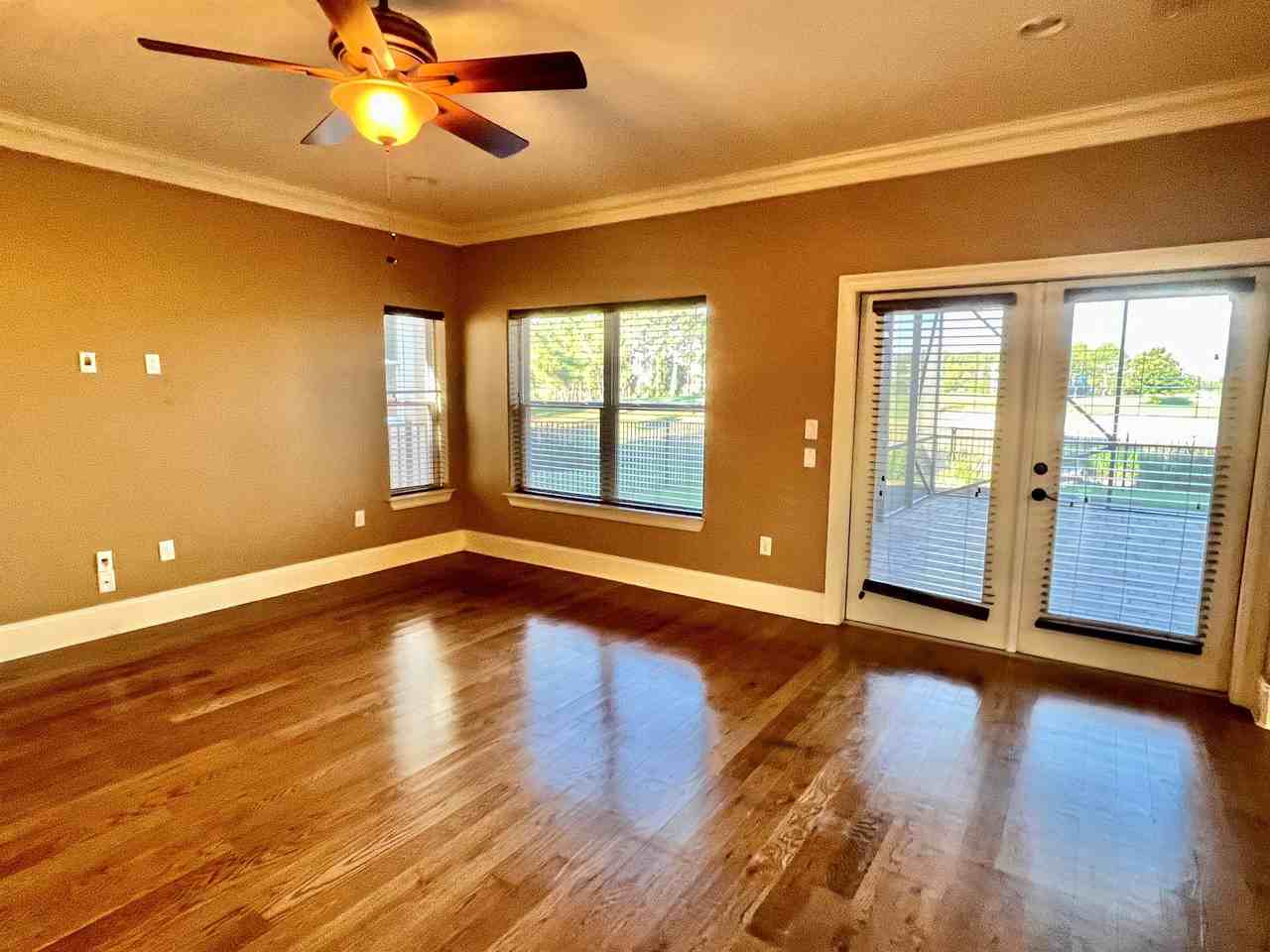 250 Calusa Blvd #1 - Photo 5 of 34