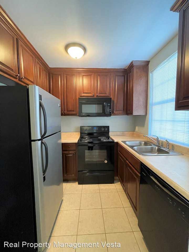 833 North Avenue - Photo 2 of 8