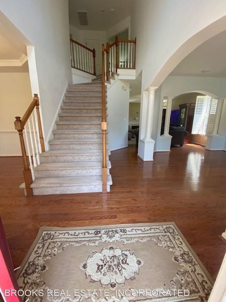 3228 Westover Rdg - Photo 3 of 21