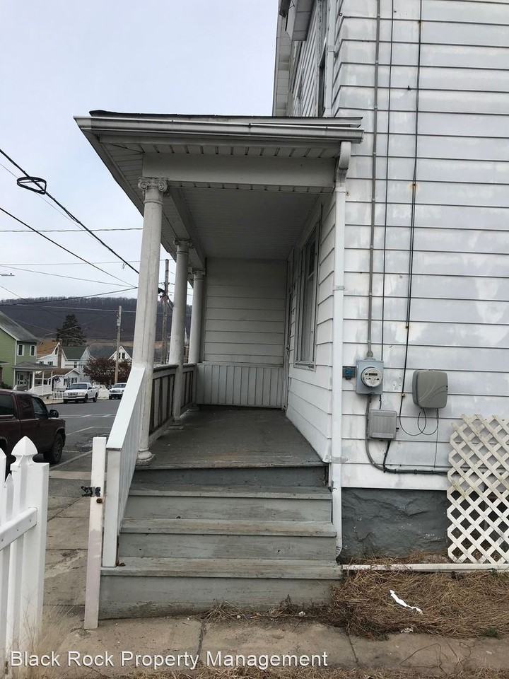 231 3rd St - Photo 2 of 13