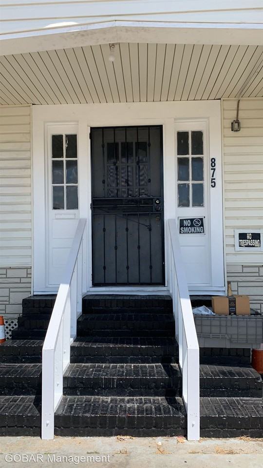 875 Neches St - Photo 2 of 2