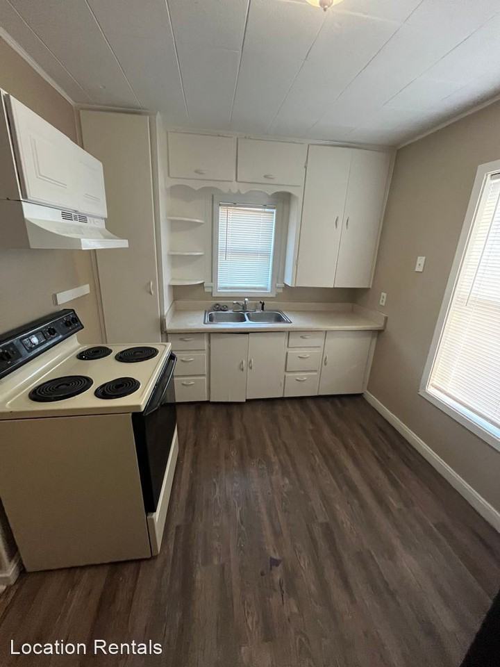 2220 20th Street - Photo 2 of 7