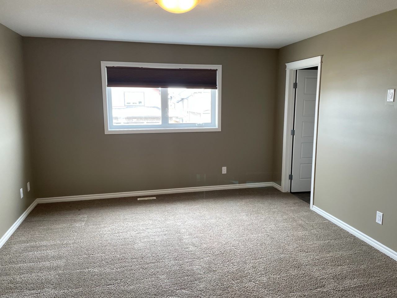 3 Bedroom Upper Unit in Stonebridge, Saskatoon - Photo 2 of 36