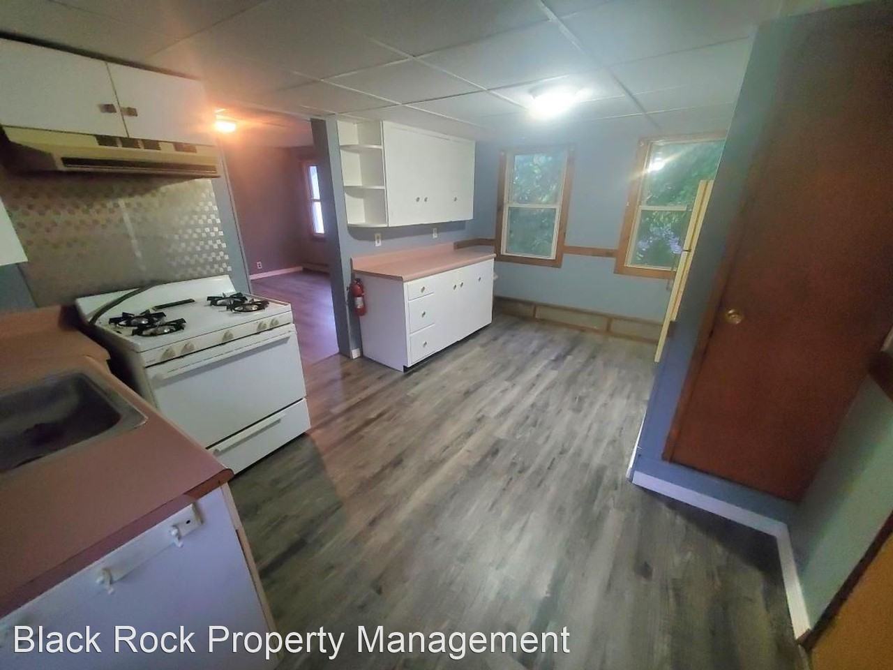 503 1/2 Center Ave - Photo 3 of 11