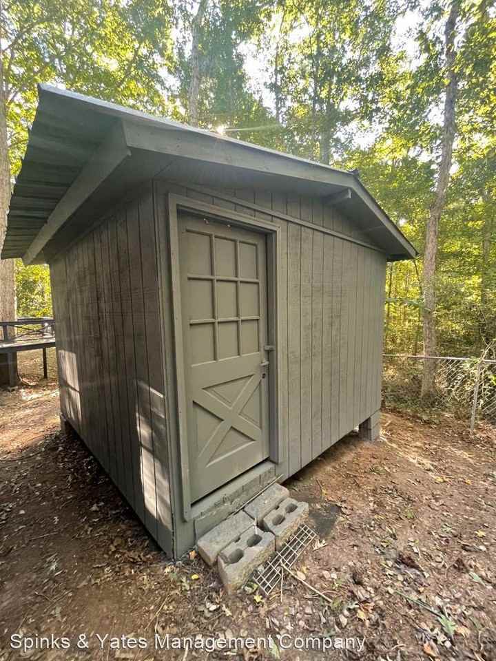 40 Martin Dr - Photo 3 of 8