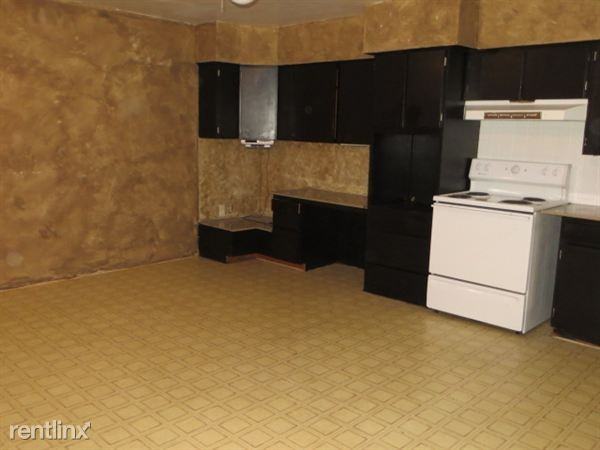 134 1/2 S Main St - Photo 3 of 9