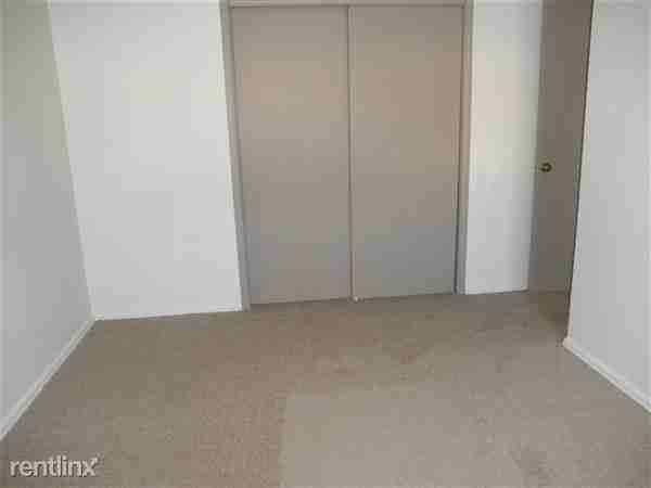 365 Dodie Dr - Photo 2 of 10