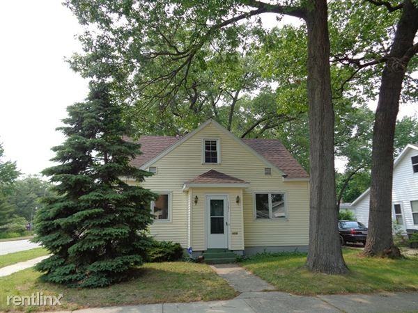 1191 Green St - Photo 3 of 17