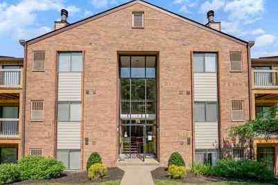 18 Woodland Hills Dr - Photo 3 of 21