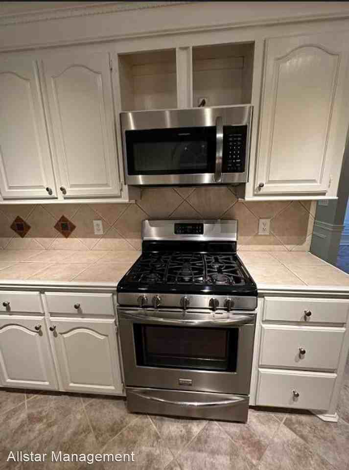 2206 Pinehaven Dr - Photo 2 of 41