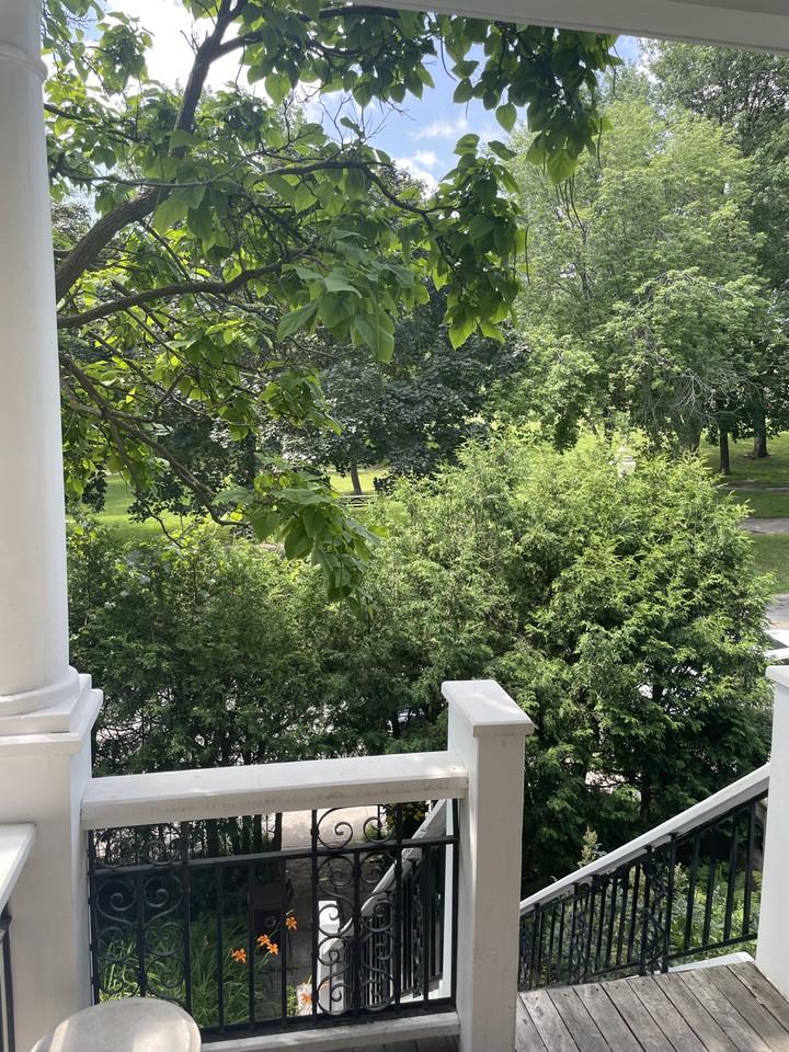 Jeanne Mance Park Properties - Photo 3 of 3