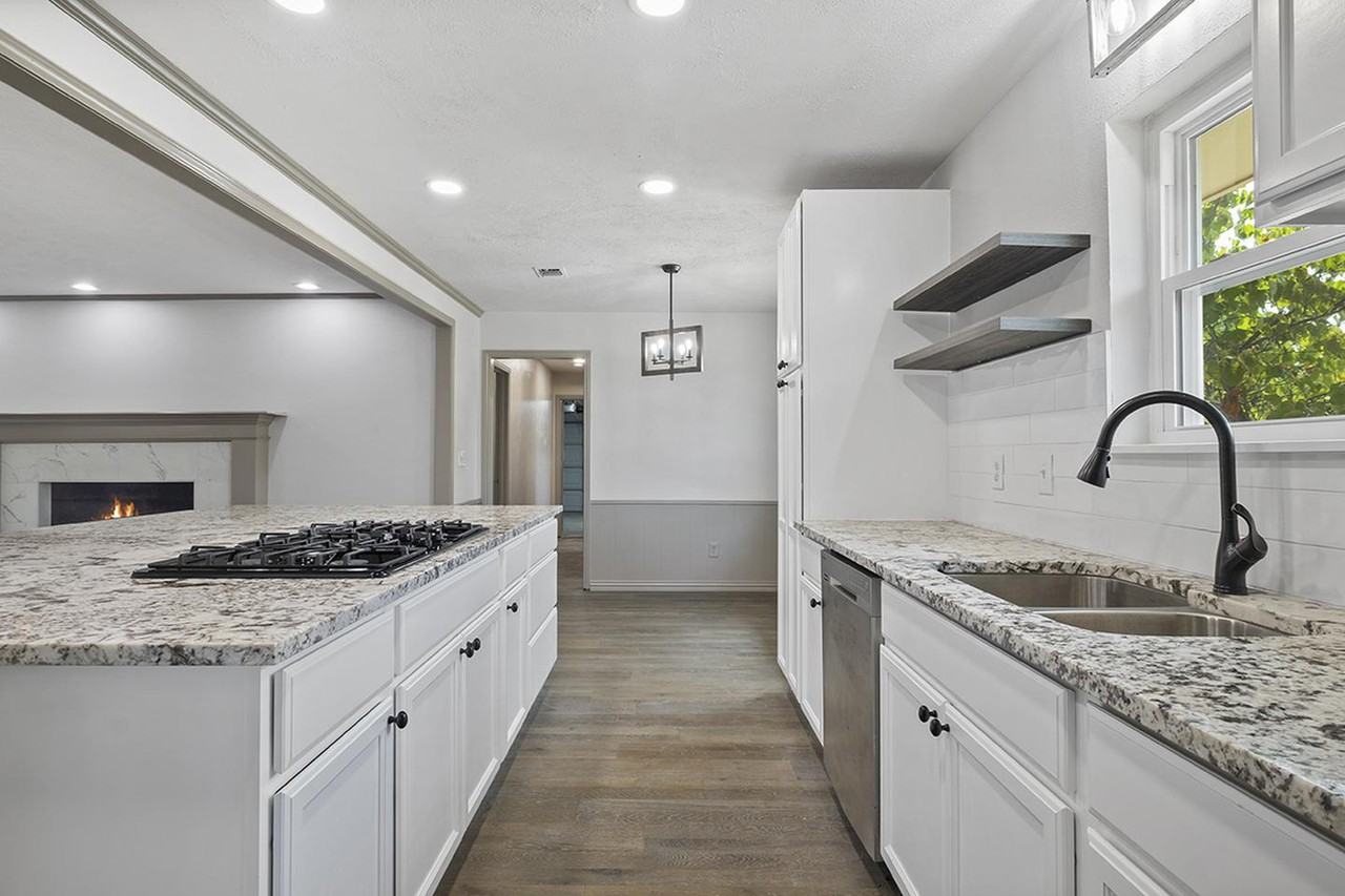 Spacious Plano home with pool & spa near UT Dallas - Photo 6 of 26