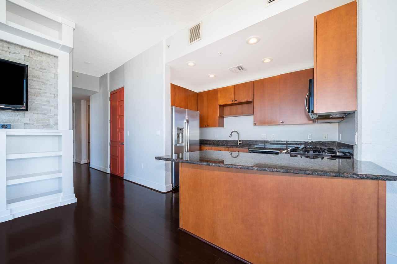 150 E Robinson St #2112 - Photo 7 of 40