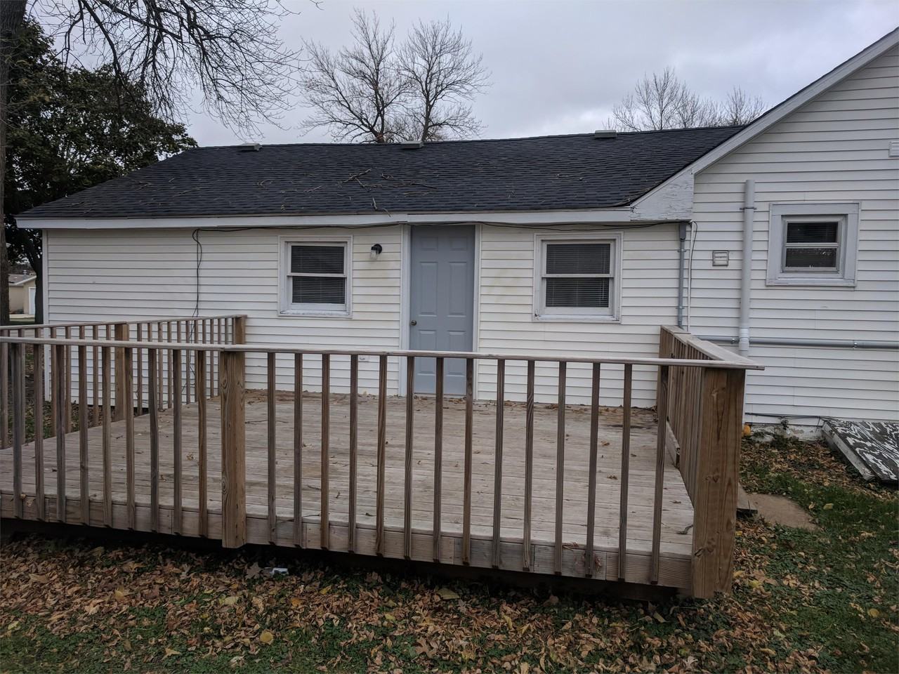 403 9th Ave Sw #1 - Photo 2 of 16